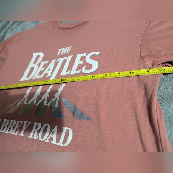The Beatles Abbey Road T-Shirt - Picture 3 of 5